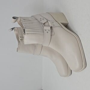 Steve Madden Wells Off White Moto Ankle Boots Size 8.5